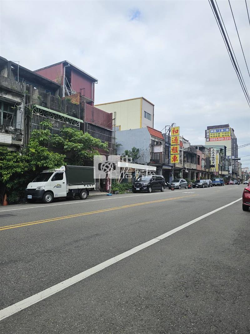中壢中山東路旁建地房屋室內格局與周邊環境