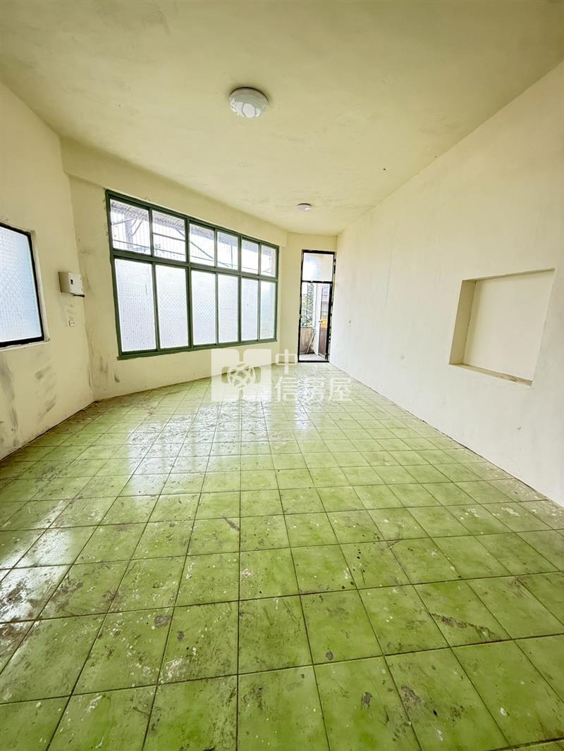 正義路透天房屋室內格局與周邊環境