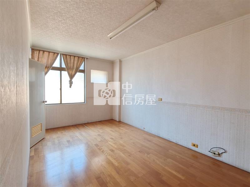 新天地94坪店面住家房屋室內格局與周邊環境