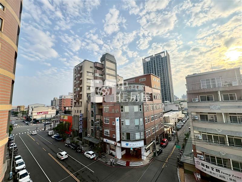 興大康橋旁角間收租電梯套房+店面房屋室內格局與周邊環境