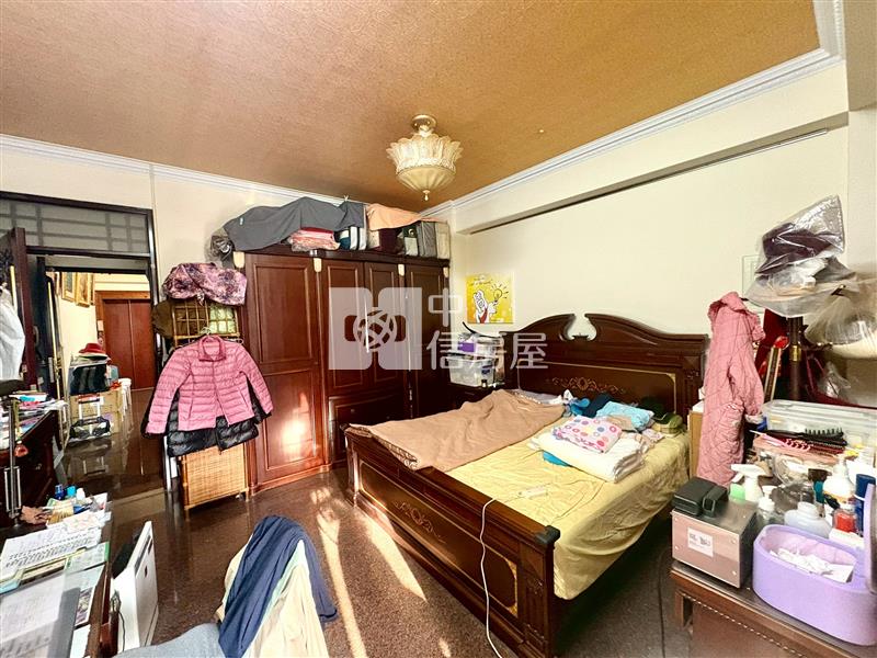 興大康橋旁角間收租電梯套房+店面房屋室內格局與周邊環境