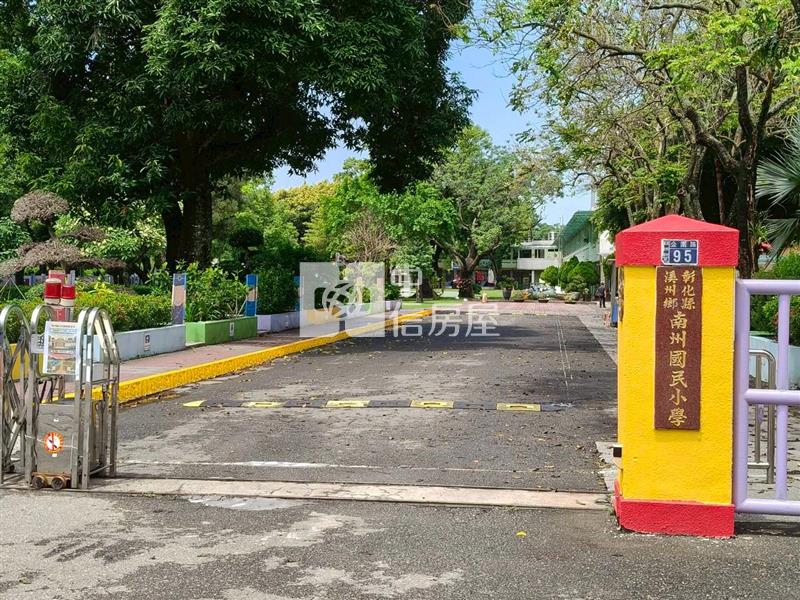 溪州中和路車庫別墅(地主保留戶)房屋室內格局與周邊環境