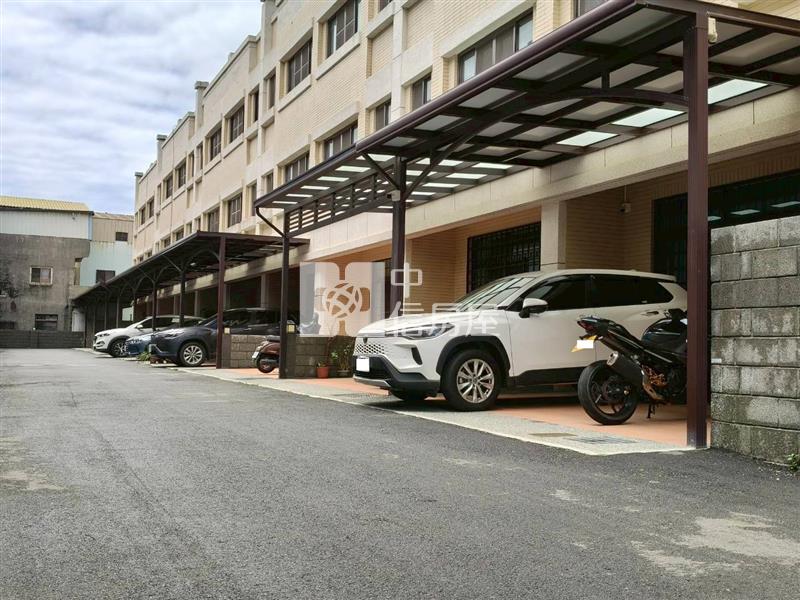 溪州中和路車庫別墅(地主保留戶)房屋室內格局與周邊環境