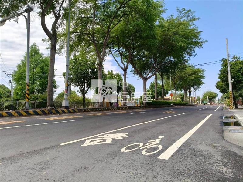 溪州中和路車庫別墅(地主保留戶)房屋室內格局與周邊環境