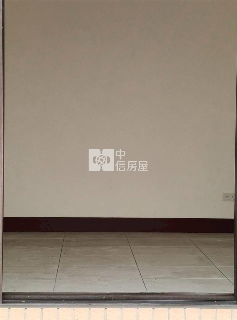 溪州中和路車庫別墅(地主保留戶)房屋室內格局與周邊環境