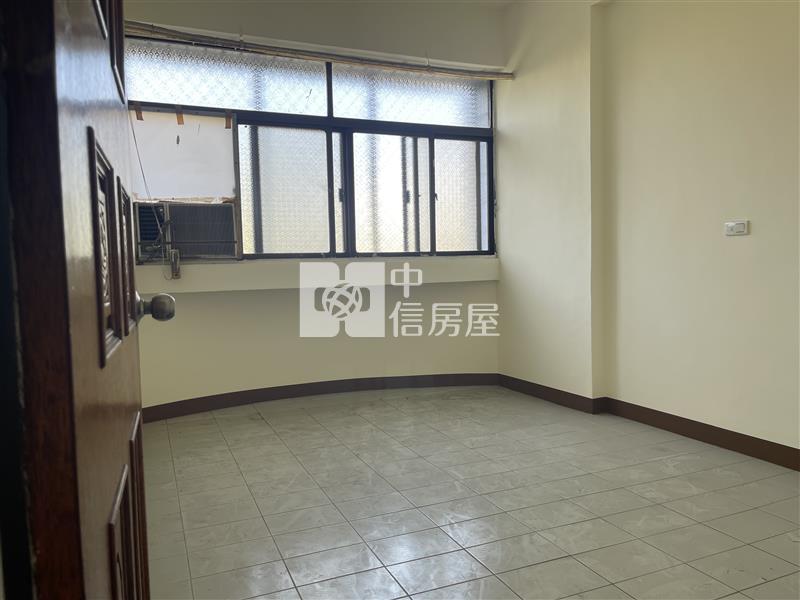 前鎮班超稀有低總價三房房屋室內格局與周邊環境