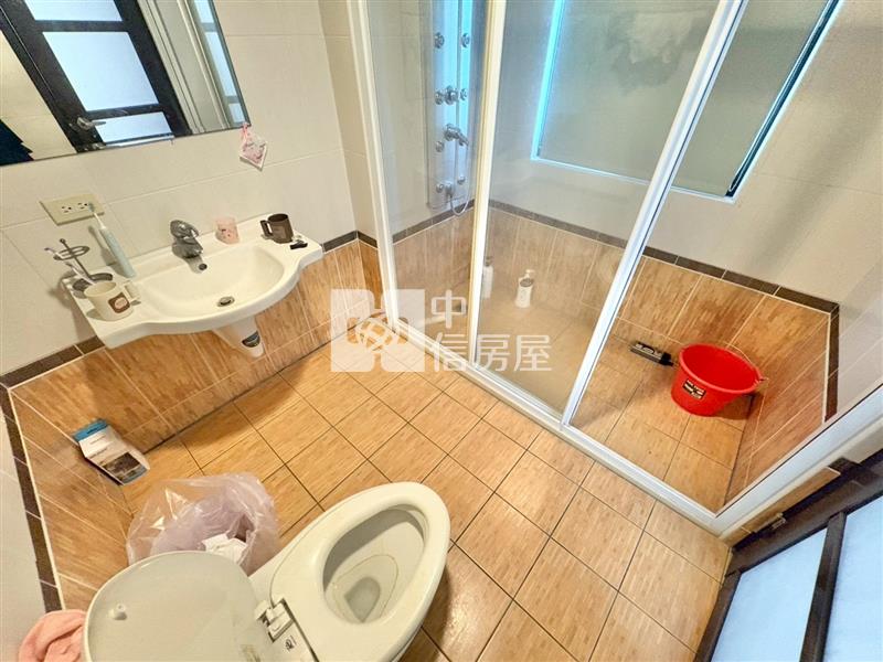 專任~大里稀有釋出震後四房孝親雙車美別墅房屋室內格局與周邊環境
