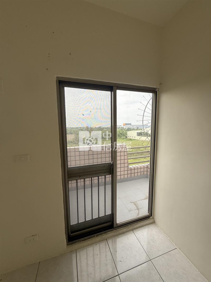 台南面寬車庫透天房屋室內格局與周邊環境