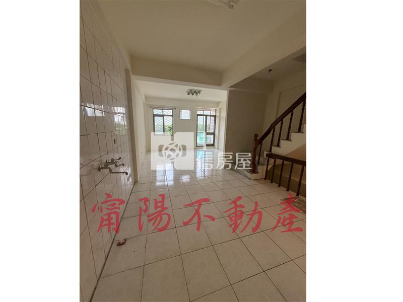 台南面寬車庫透天房屋室內格局與周邊環境
