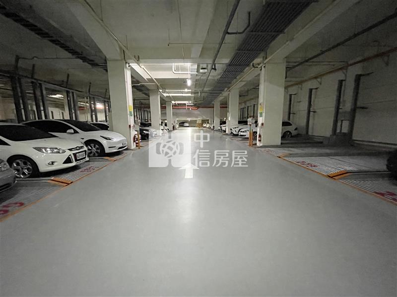 台中家家三房車位房屋室內格局與周邊環境