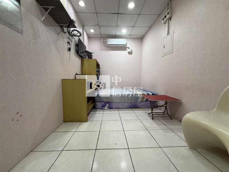 龍岡葡萄王低總店面房屋室內格局與周邊環境