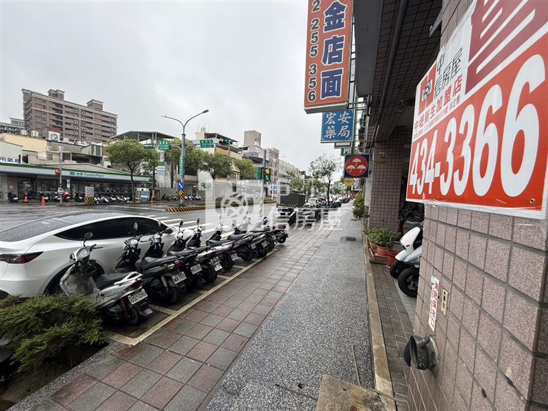 龍岡葡萄王低總店面房屋室內格局與周邊環境