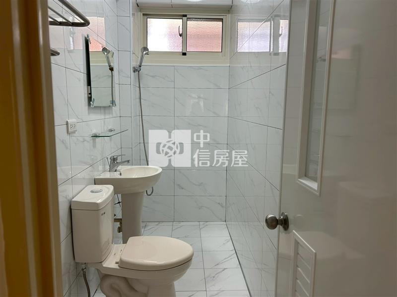 苗栗中華路整新住店房屋室內格局與周邊環境