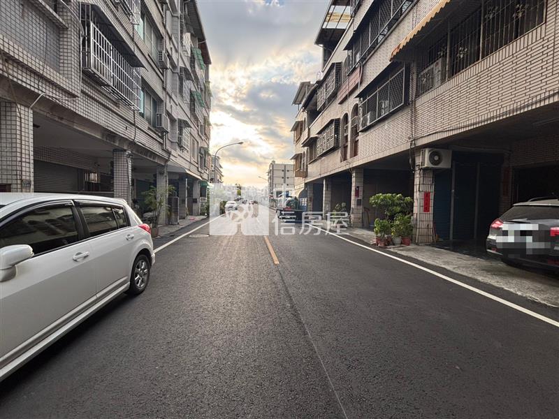 屏東市榮總旁藝術家超值店住房屋室內格局與周邊環境