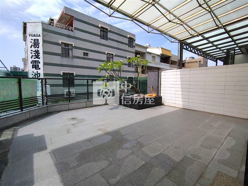 西賢二街邊間電梯四車豪墅房屋室內格局與周邊環境