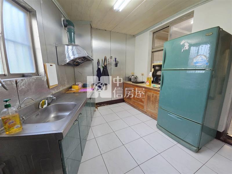新屋國中小學.近66.好市多.室內車庫6房美透天房屋室內格局與周邊環境