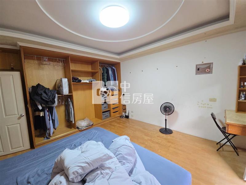 新屋國中小學.近66.好市多.室內車庫6房美透天房屋室內格局與周邊環境