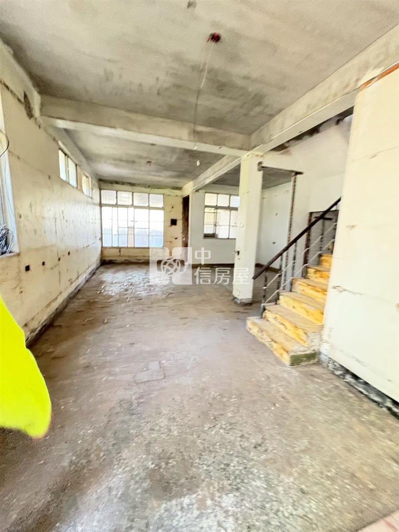石管局邊間透天房屋室內格局與周邊環境