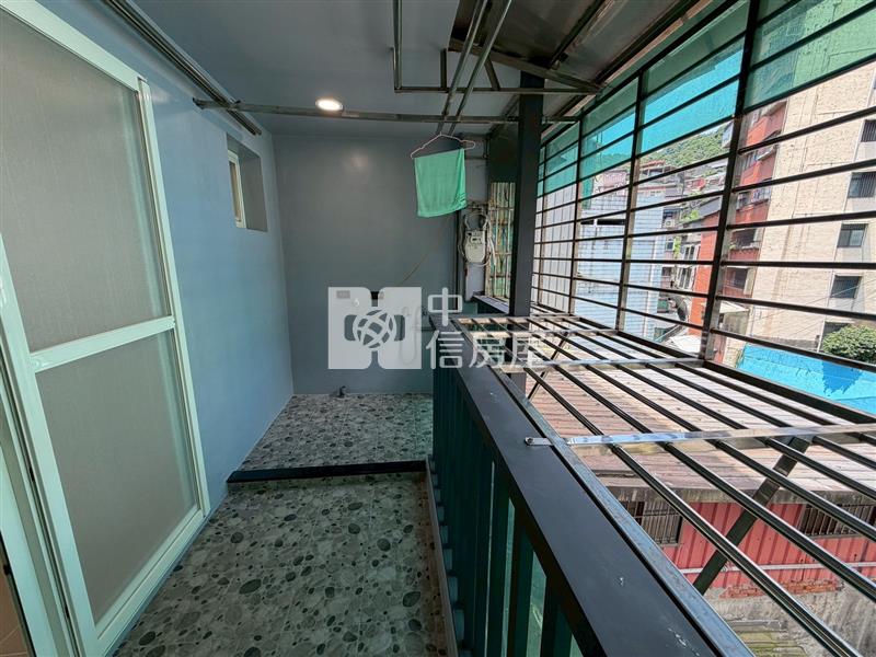 近市區低總價裝潢美四樓房屋室內格局與周邊環境