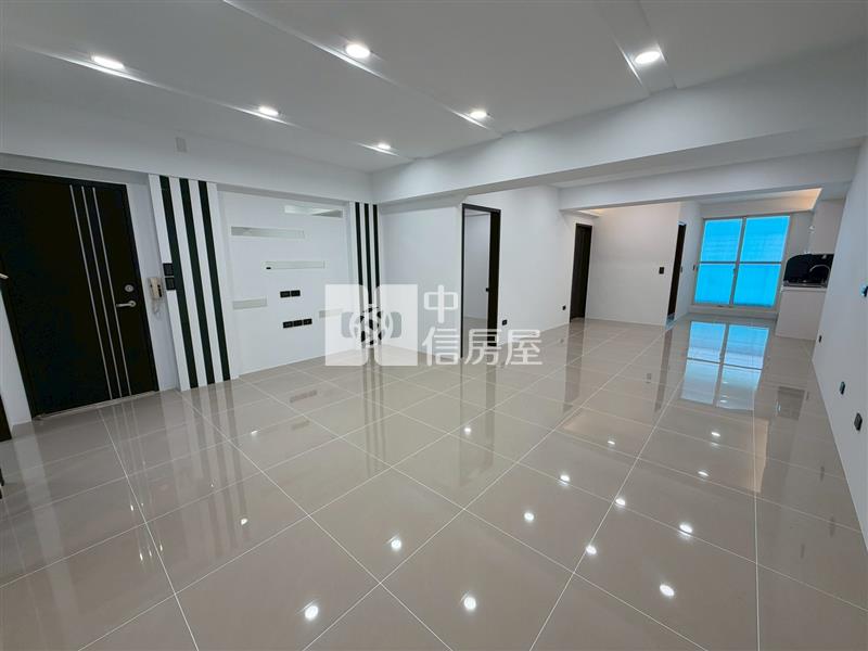 近市區低總價裝潢美四樓房屋室內格局與周邊環境