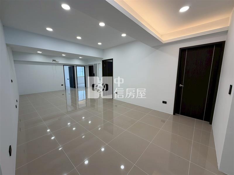 近市區低總價裝潢美四樓房屋室內格局與周邊環境