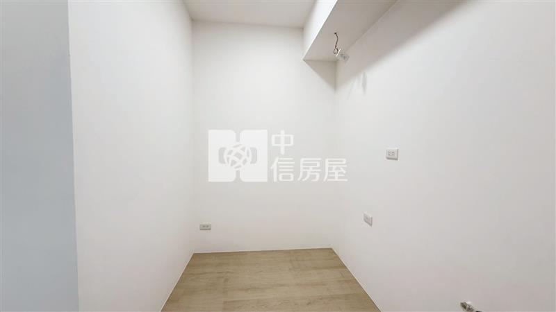 南榮路裝潢電梯三房住辦房屋室內格局與周邊環境