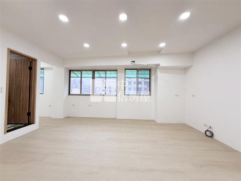 南榮路裝潢電梯三房住辦房屋室內格局與周邊環境