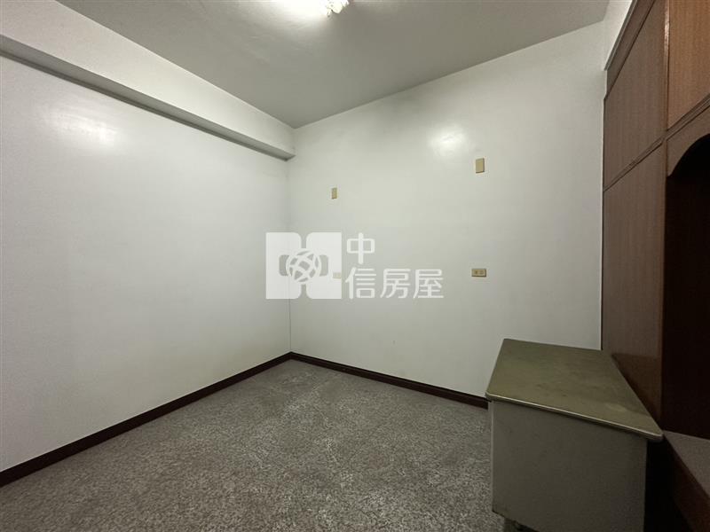 仁德中正路需整修店住房屋室內格局與周邊環境