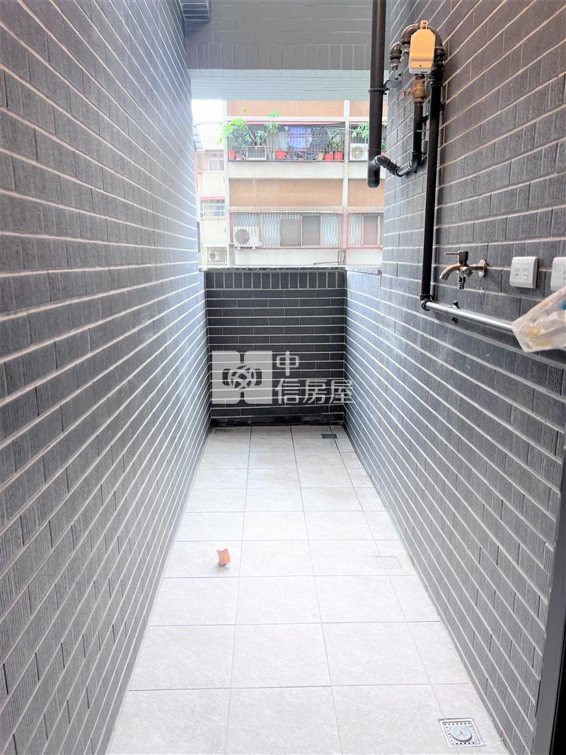 昂峰惟美B棟2樓全新完工房屋室內格局與周邊環境