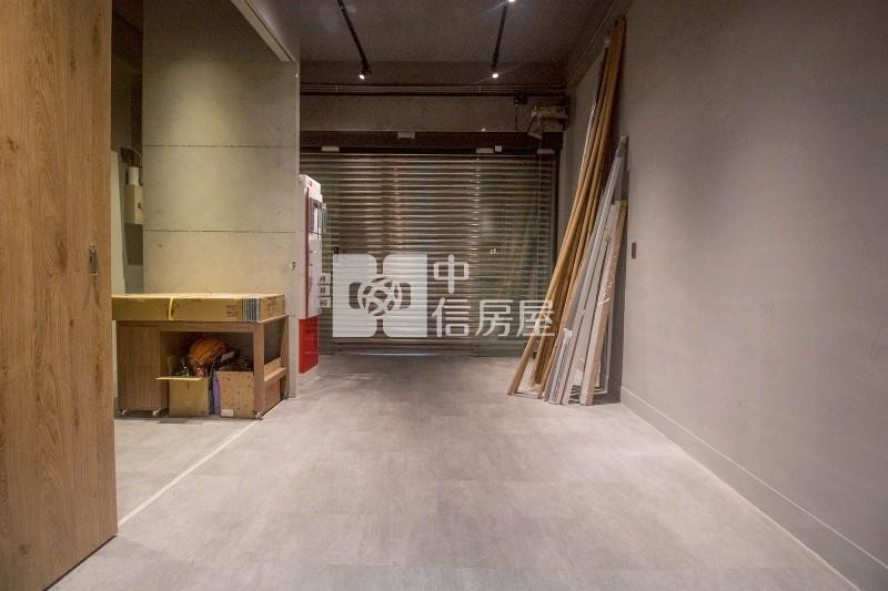 正太原路透天店面房屋室內格局與周邊環境