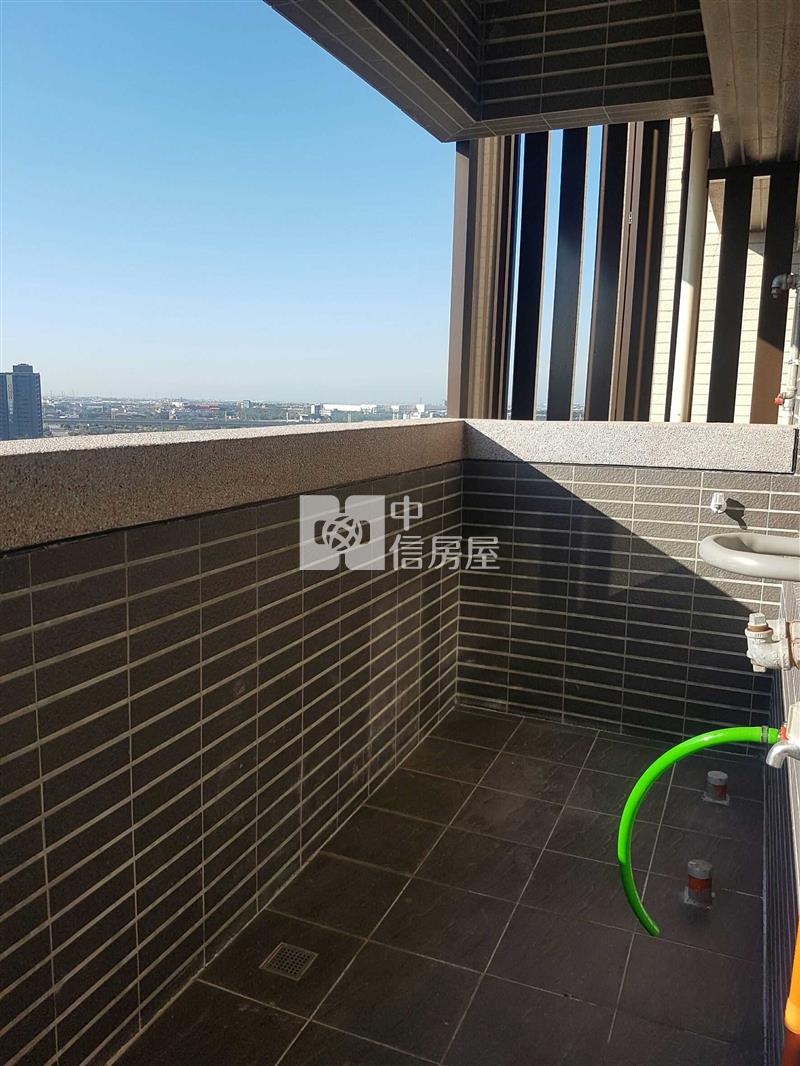 天耀絕美裝潢三房+雙車位房屋室內格局與周邊環境