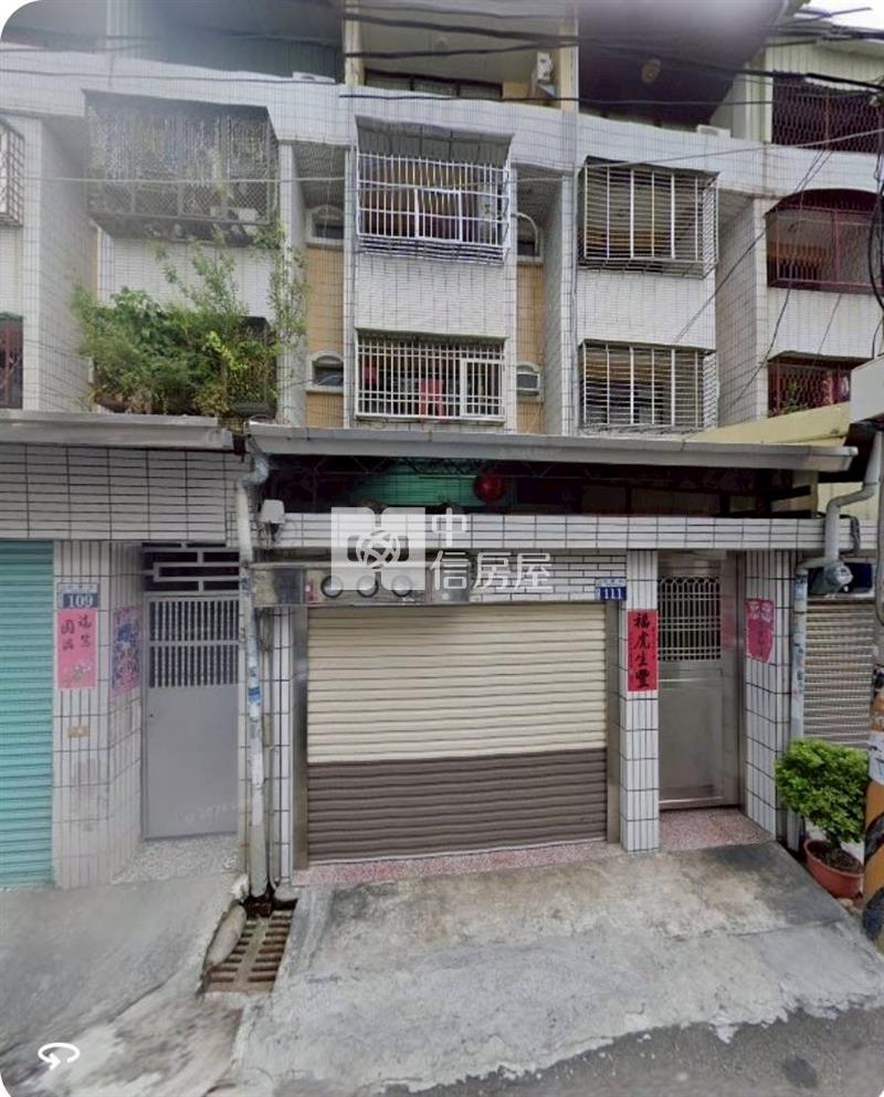 成功商圈臨路前院停車美透天房屋室內格局與周邊環境