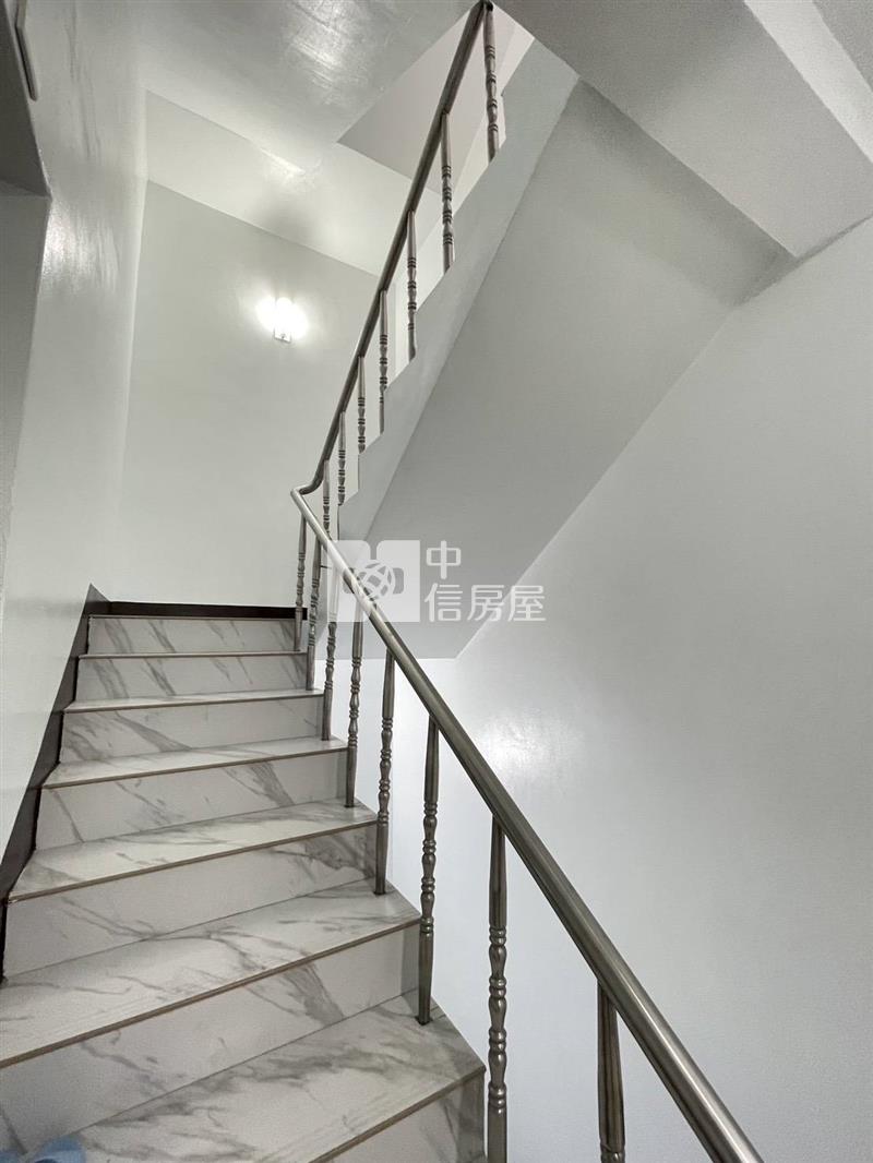 西園路大面寬透天房屋室內格局與周邊環境