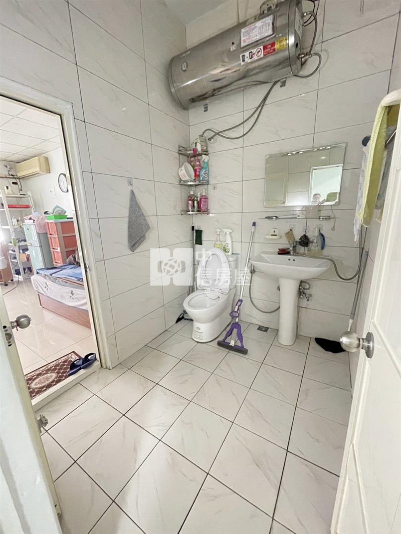 西園路大面寬透天房屋室內格局與周邊環境