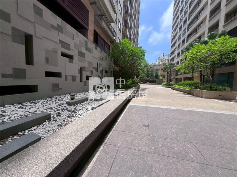 竹北台元站前威力四大房雙車房屋室內格局與周邊環境