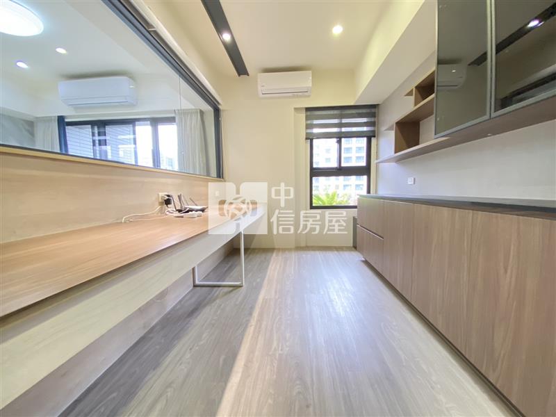 新光特區青上森6年屋3房平車房屋室內格局與周邊環境
