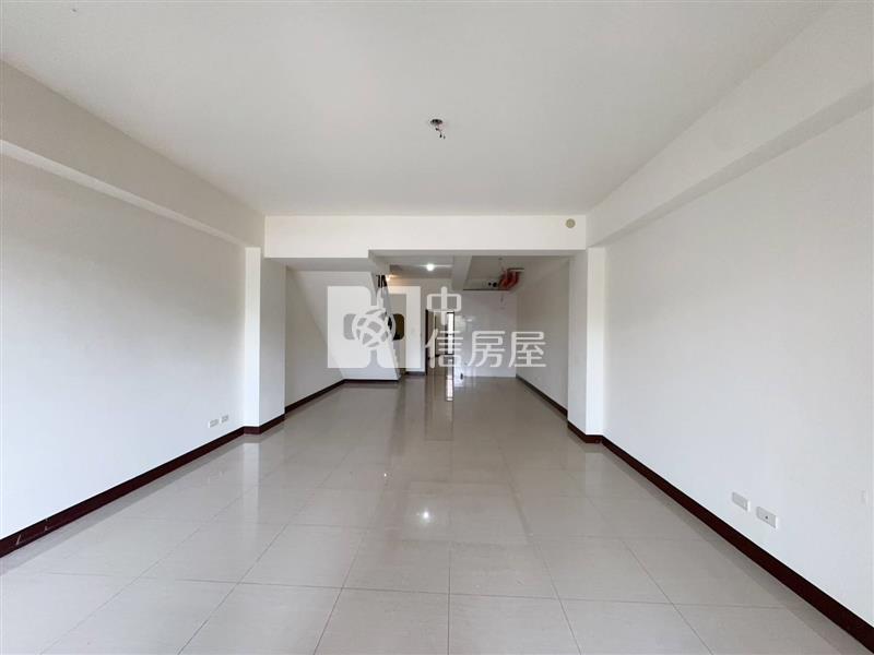 近未來G02.興仁夜市.超大地坪美透店(可停3車)房屋室內格局與周邊環境