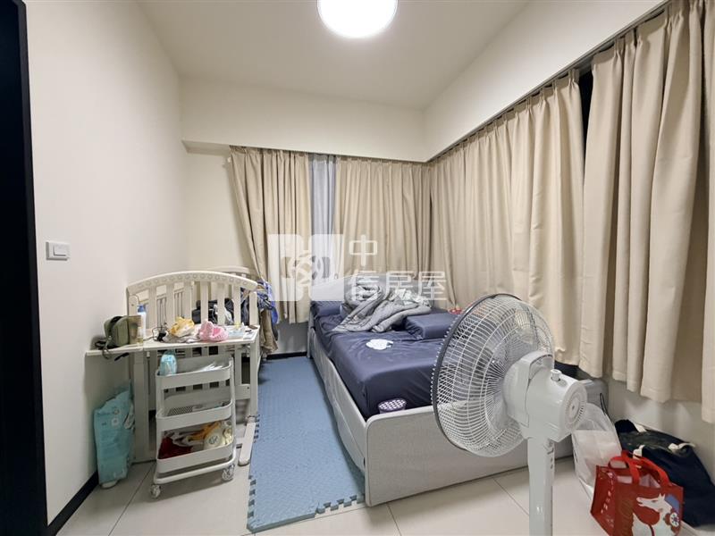 龍潭近山仔頂商圈屋齡新三房平車房屋室內格局與周邊環境