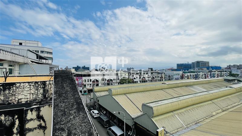 宜蘭市近轉運站商業區校舍路金店住房屋室內格局與周邊環境