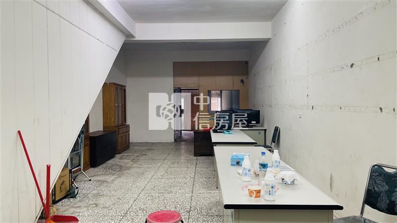 宜蘭市近轉運站商業區校舍路金店住房屋室內格局與周邊環境