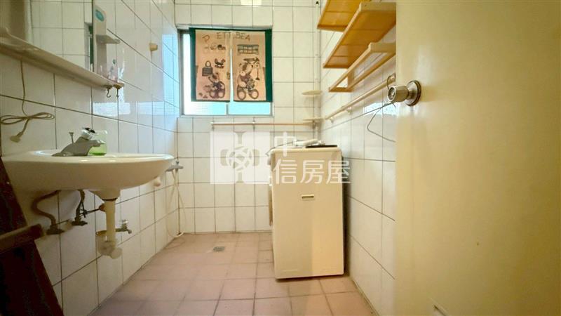 【安家】頭份東銀前後臨路車庫美透天房屋室內格局與周邊環境