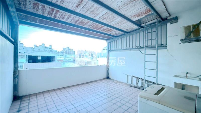 【安家】頭份東銀前後臨路車庫美透天房屋室內格局與周邊環境