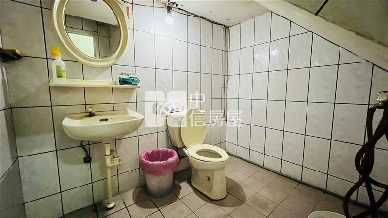 鑫聖中信-平鎮山仔頂中豐路透天店面房屋室內格局與周邊環境