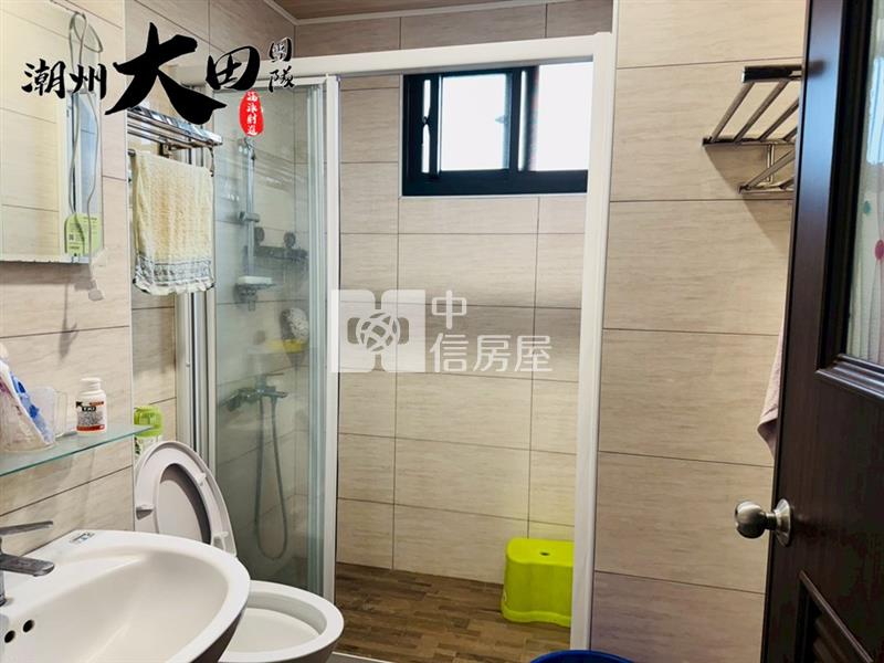 鎮內二年華廈房屋室內格局與周邊環境