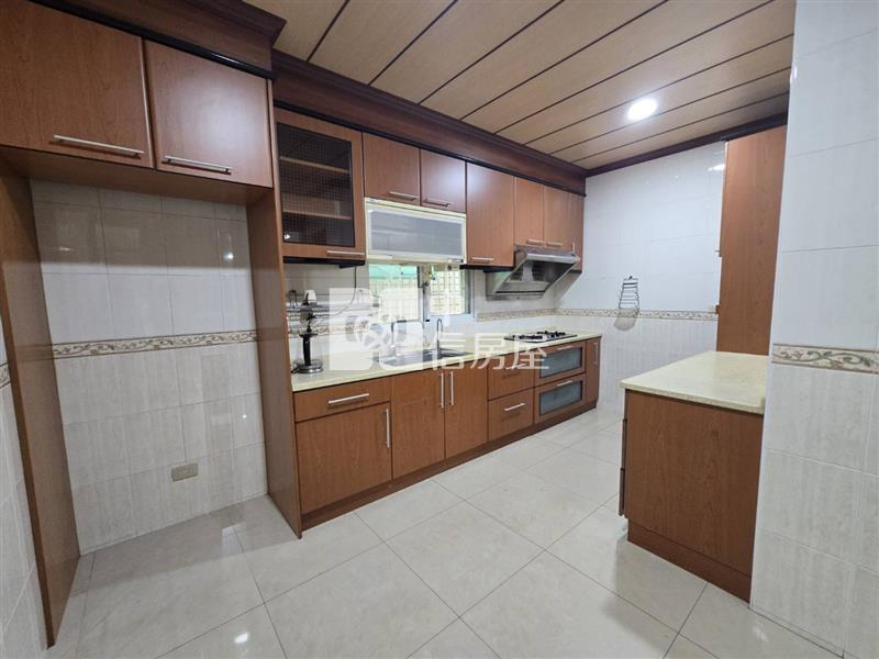 楠梓店住美透天房屋室內格局與周邊環境