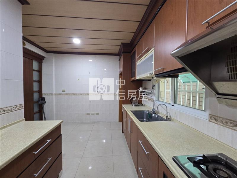 楠梓店住美透天房屋室內格局與周邊環境