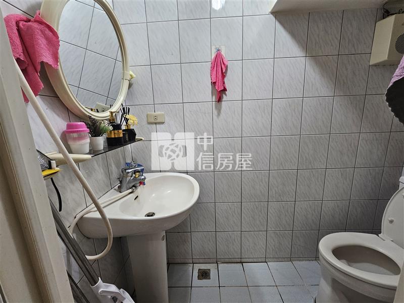 竹南育才路透天房屋室內格局與周邊環境