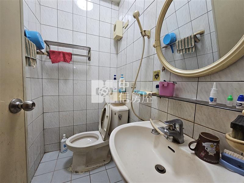 竹南育才路透天房屋室內格局與周邊環境