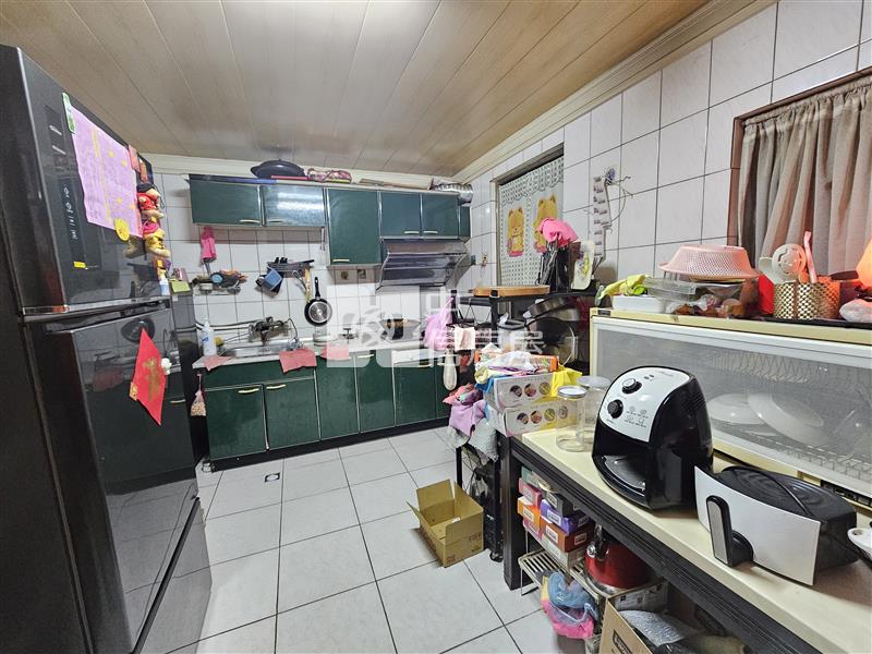 竹南育才路透天房屋室內格局與周邊環境