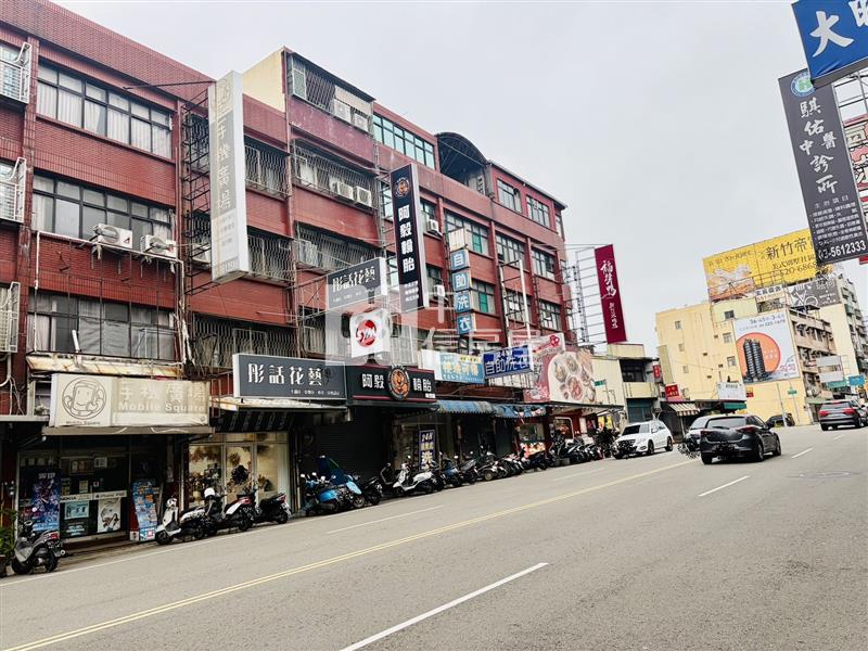 西大商業住店房屋室內格局與周邊環境
